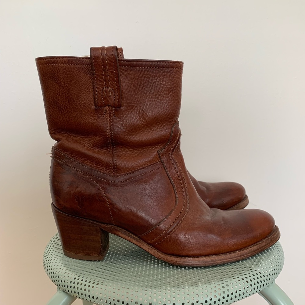 Frye ‘Jane Trapunto’ cognac leather boots size 9B